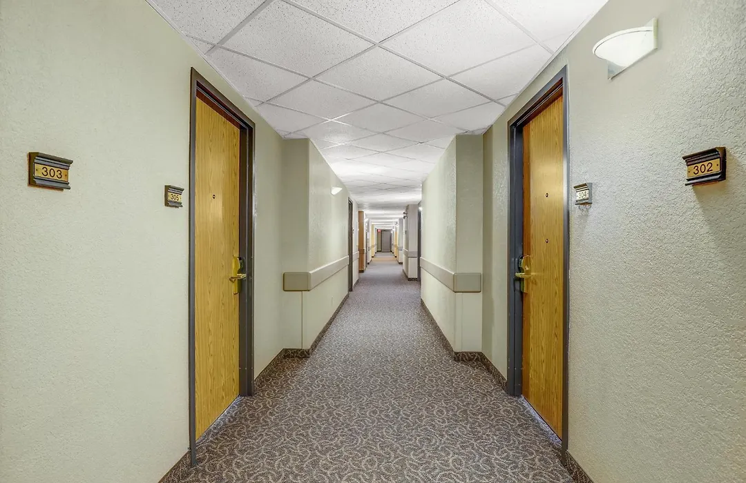 Prairie Crest Red Deer By Ihg-1