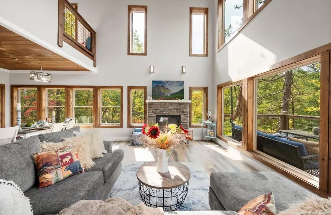 Modern Chalet With Mountain Views In Gatlinburg Tn-1