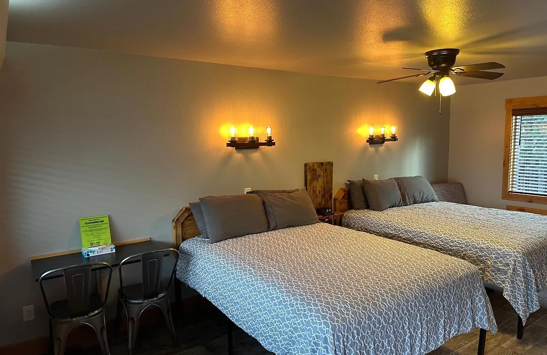 Columbine Inn (Adults Only)-1
