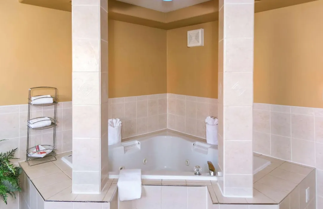 Econo Lodge Inn & Suites Medicine Hat Highway 1-1
