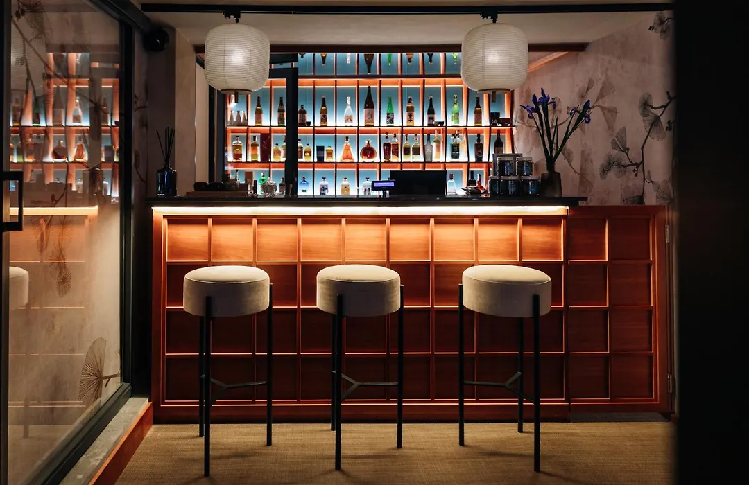 Hotel 77 Seventy-Seven - Maison D'Art Collection-1