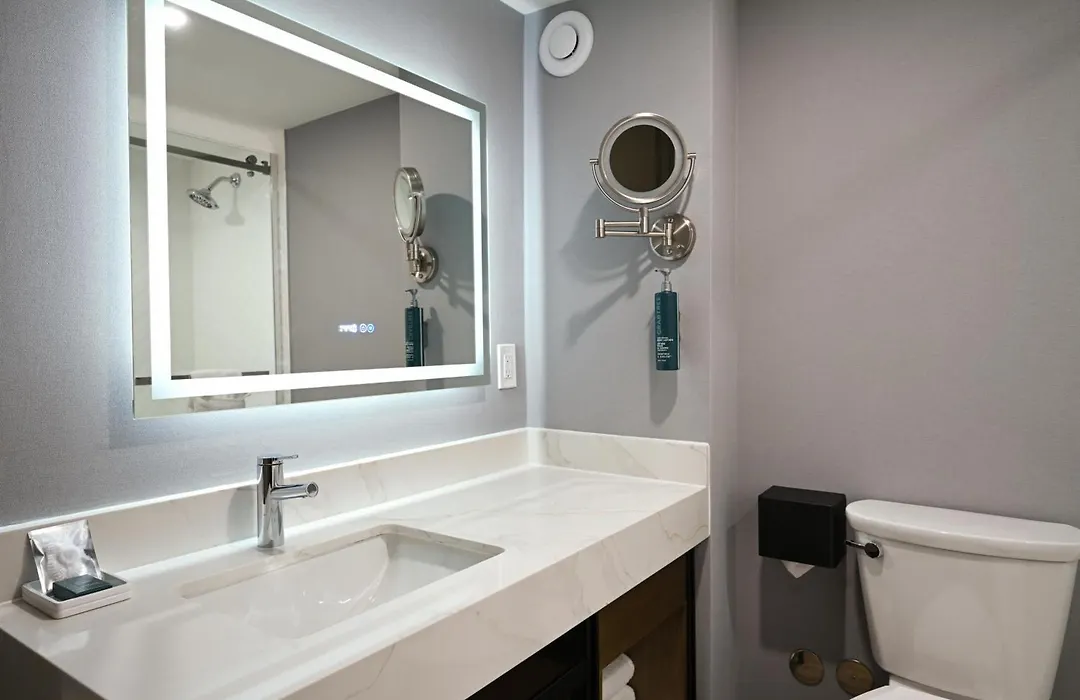Hilton Winnipeg Airport Suites-1