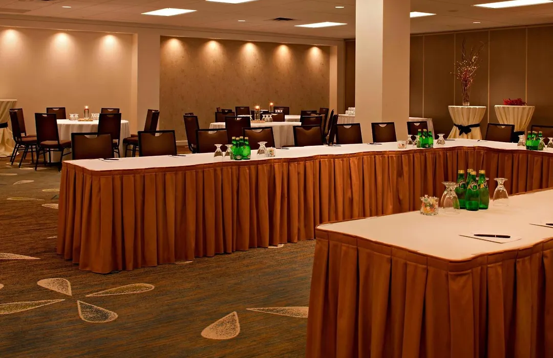 Delta Hotels By Marriott Winnipeg-1
