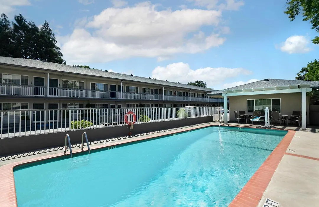 Best Western Town House Lodge-1