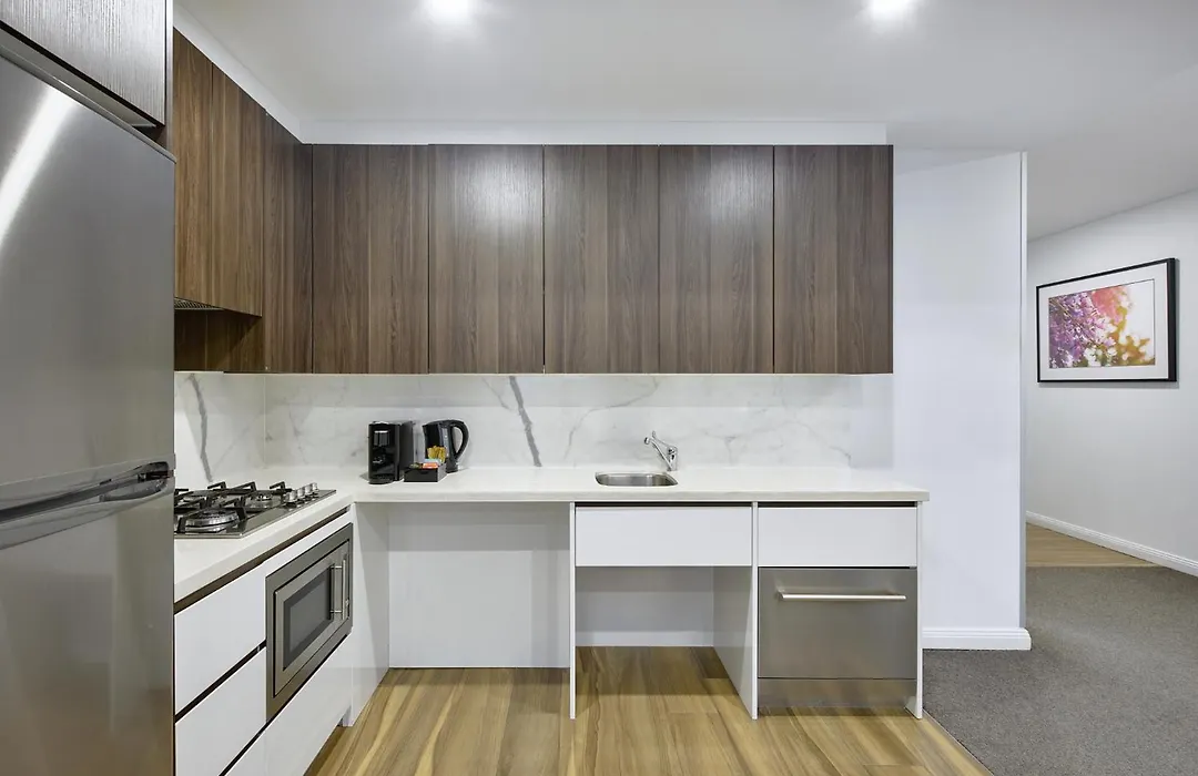 Meriton Suites North Sydney-1