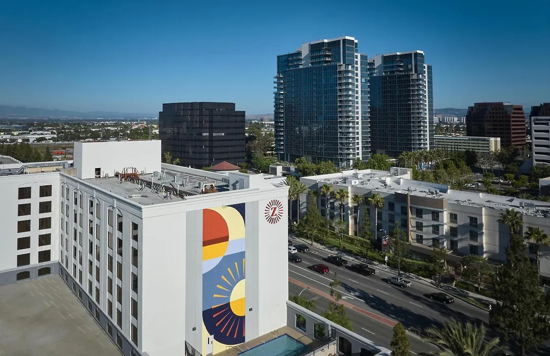 Hotel Zessa Orange County Airport, A Doubletree By Hilton-1