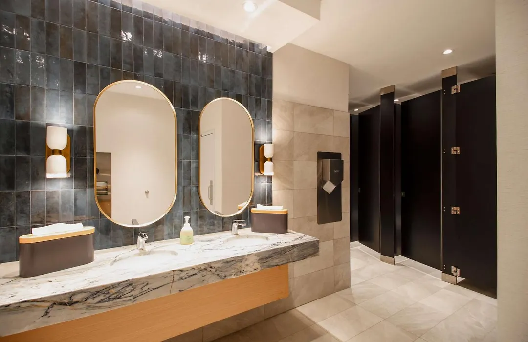 Coast Canmore Hotel & Conference Centre-1