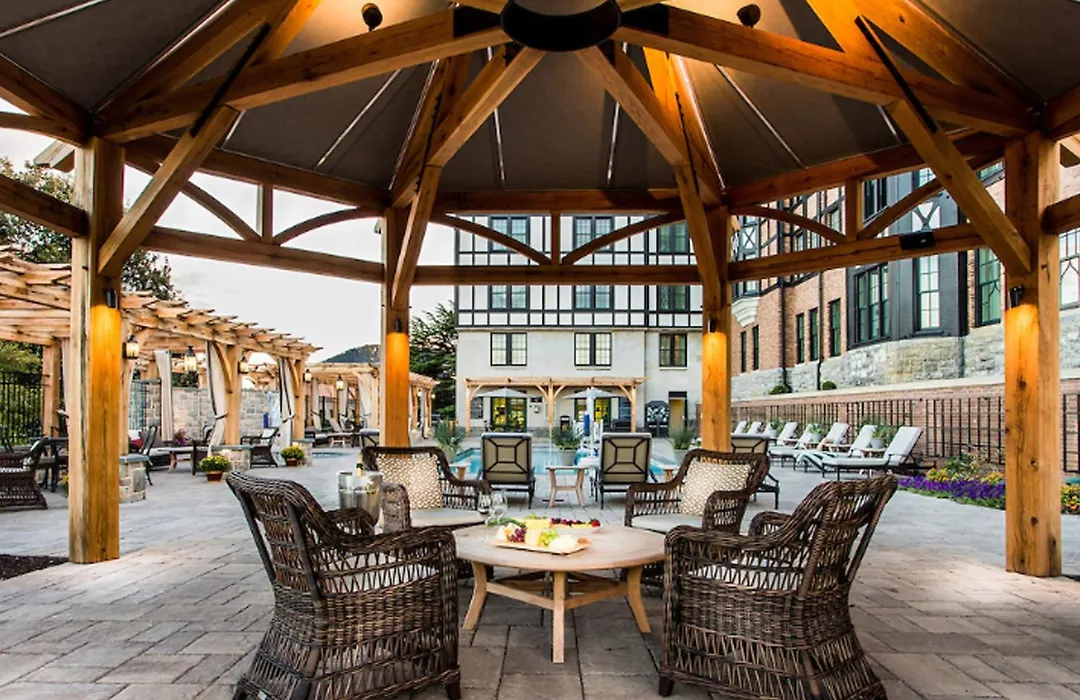 Hotel Roanoke & Conference Center, Curio Collection By Hilton-1