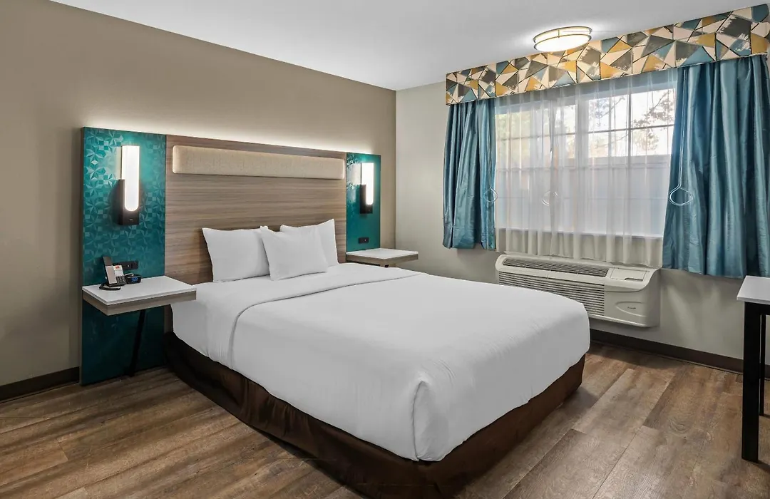 Econo Lodge Inn & Suites Santa Fe South-1