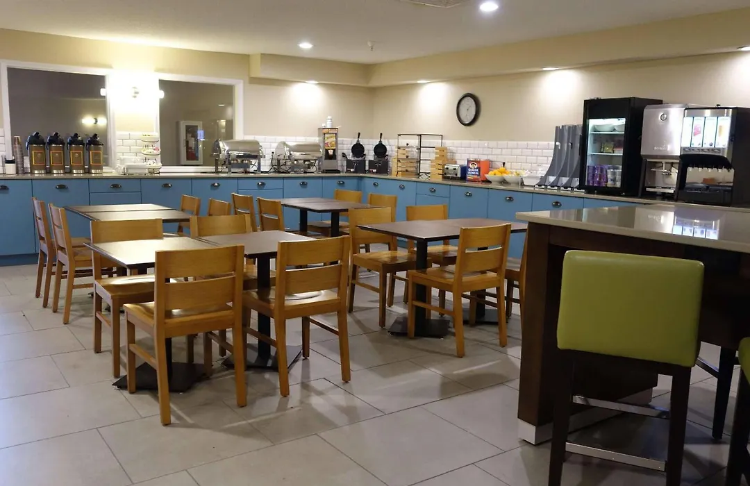 Country Inn & Suites By Radisson, Ankeny - Des Moines-1