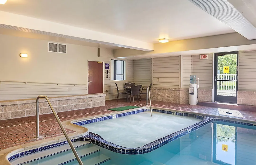 Sleep Inn & Suites Bay View Acme - Traverse City-1