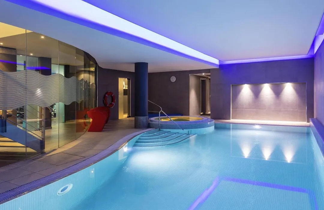 Novotel Edinburgh Centre-1