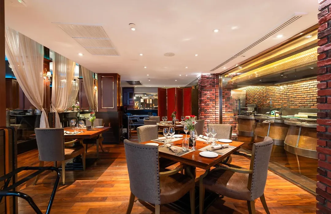 Radisson Suites Bangkok Sukhumvit-1