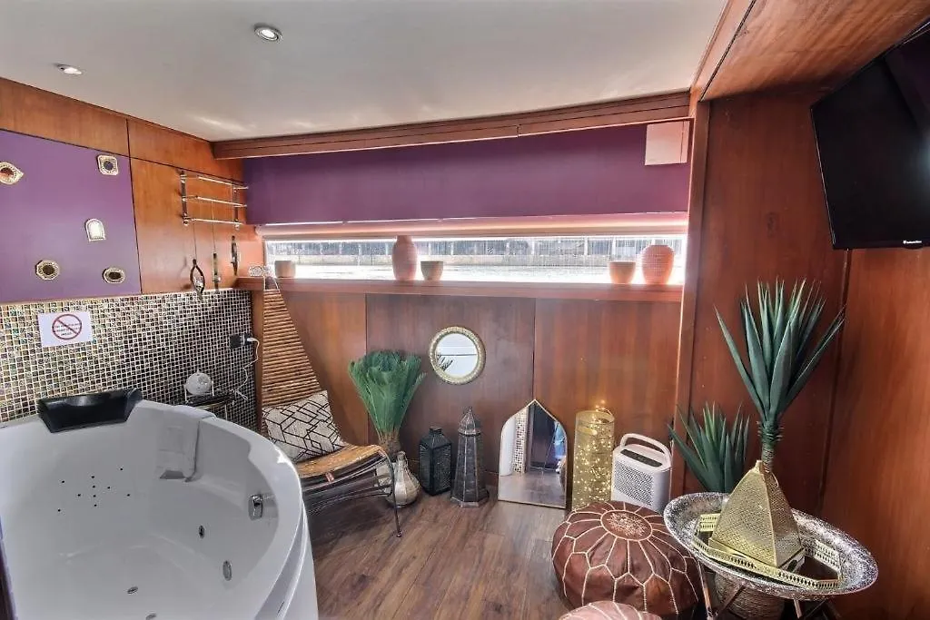 Vip Paris Yacht Hotel & Spa-1