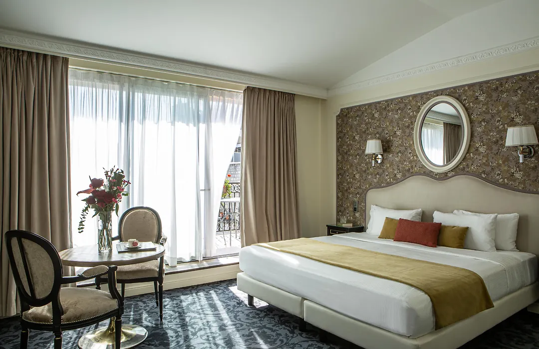 Hotel Saint-Petersbourg Opera & Spa-1
