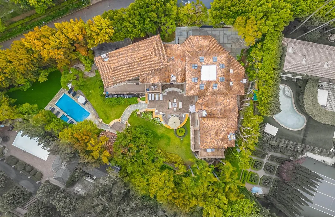 Carolwood Estate-1