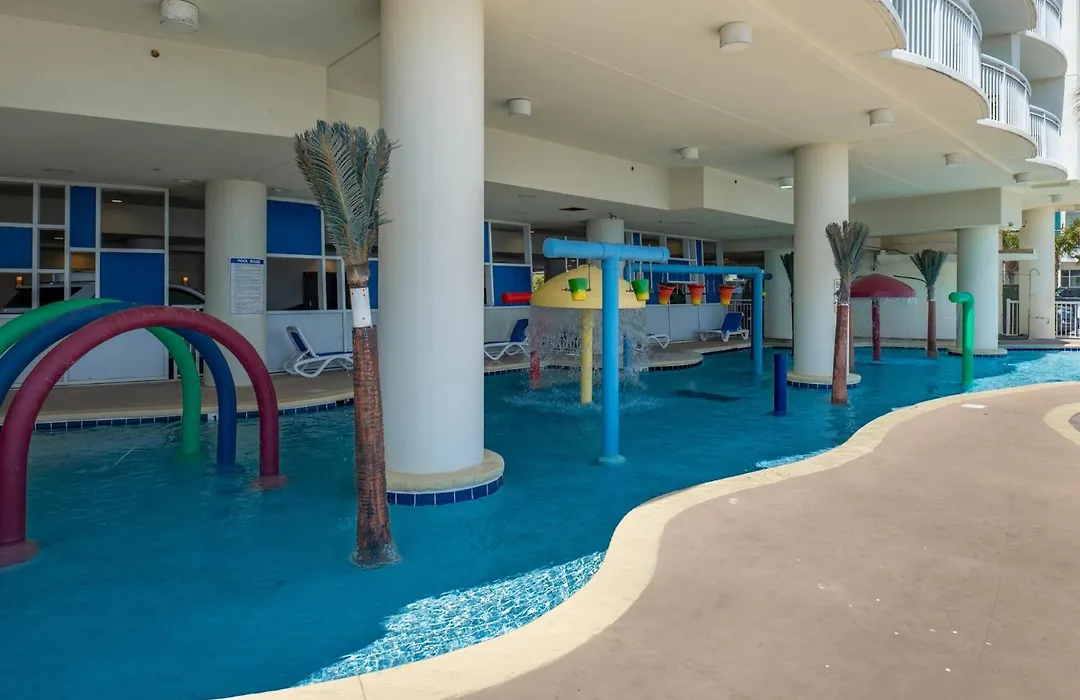 1 Bedroom Oceanview Penthouse At Sandy Beach! 1905-1