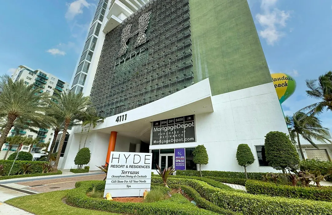 Lyfe Resort Hollywood, Florida-1
