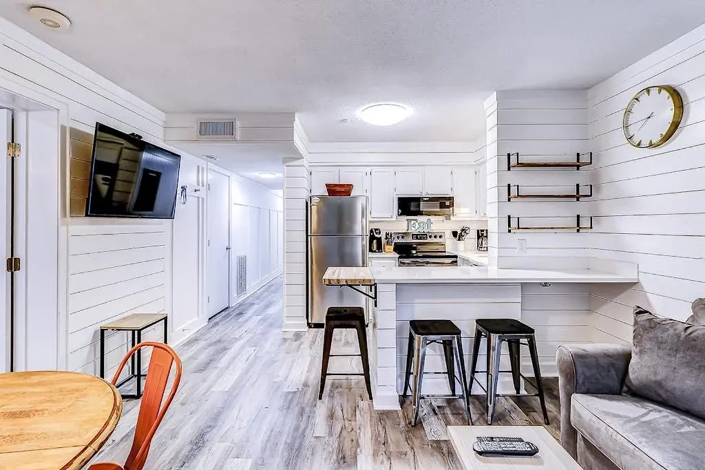 Carolina Beach Club, Unit 126-1