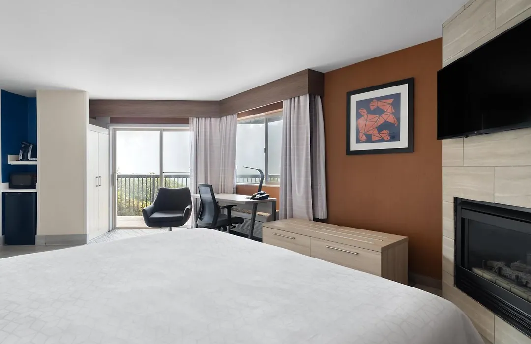 Holiday Inn Express Fort Bragg By Ihg-1