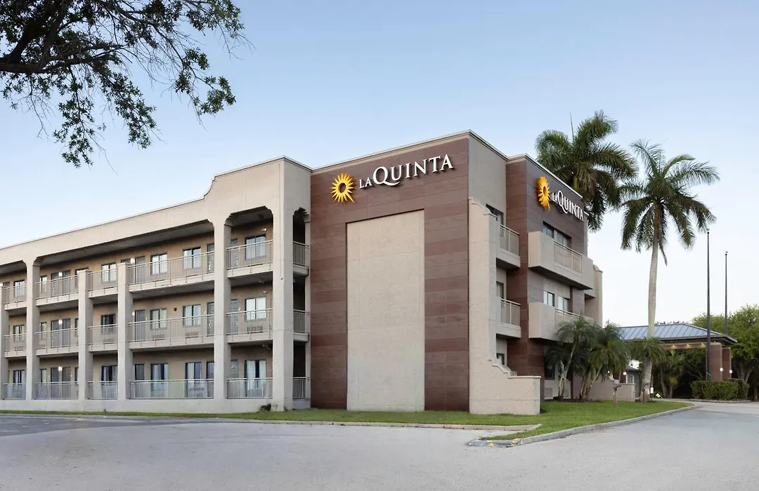 La Quinta By Wyndham Ft. Myers - Sanibel Gateway-1