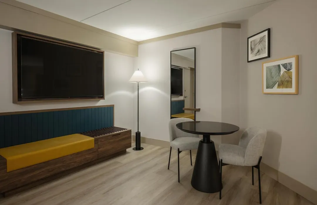 Hilton Winnipeg Airport Suites-1