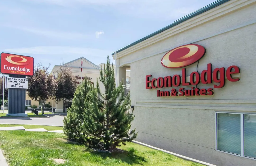 Econo Lodge Inn & Suites Calgary - University-1