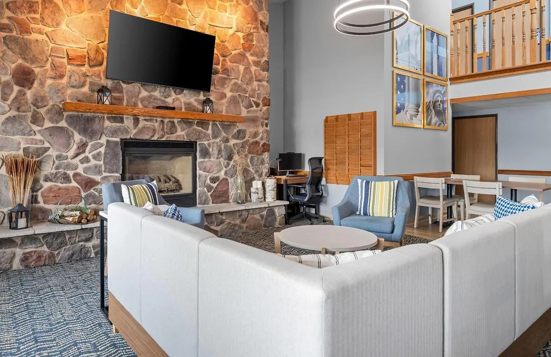 Americinn By Wyndham Sturgeon Bay-1