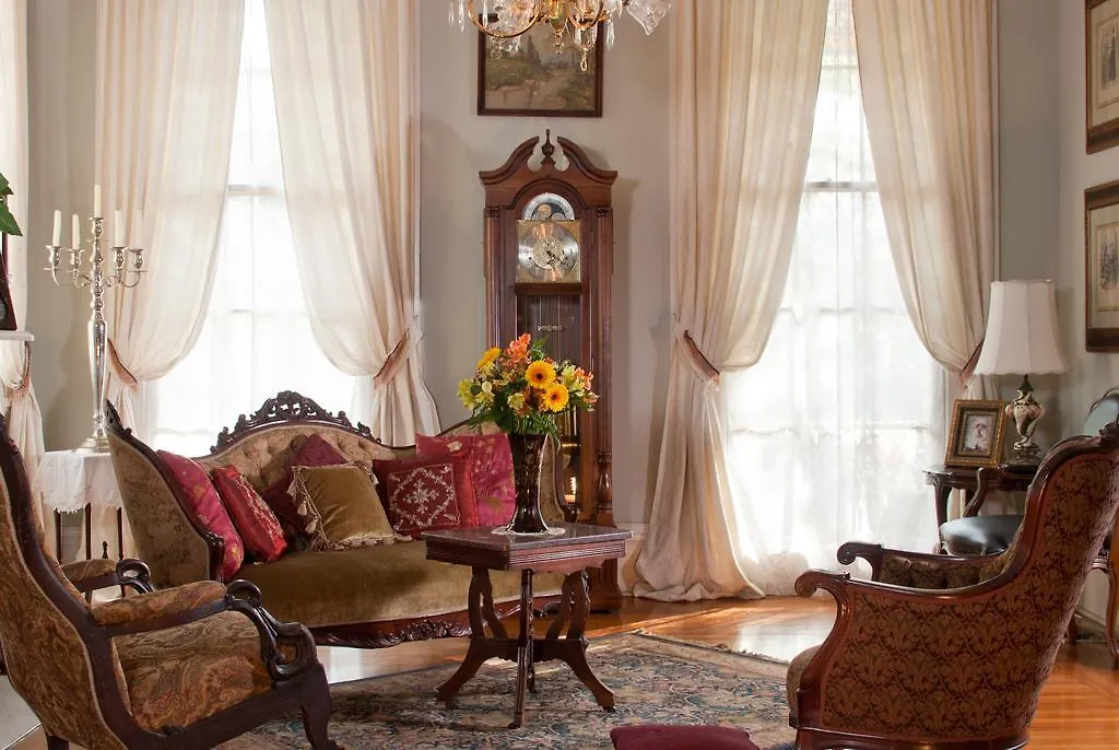 Hh Whitney House - A Bed & Breakfast On The Historic Esplanade-1