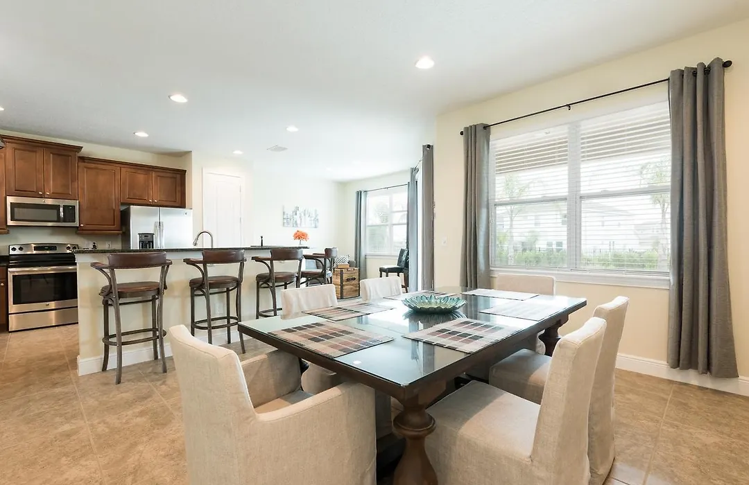 Wilmington Loop 6 Bedroom Luxury Villa With Pool And Spa-1