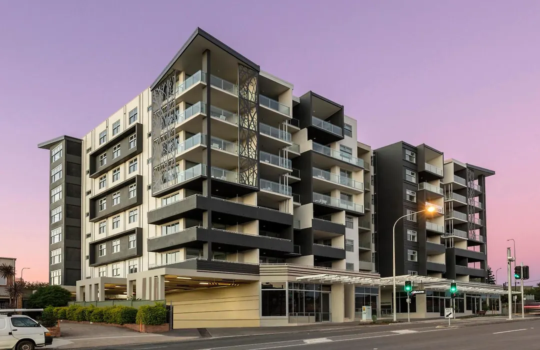 Oaks Brisbane Woolloongabba Suites-1