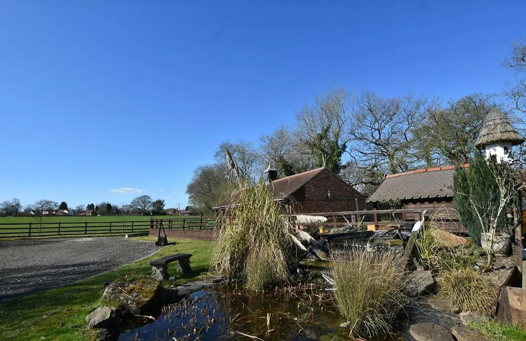 Oak Tree Stables Cottage-1