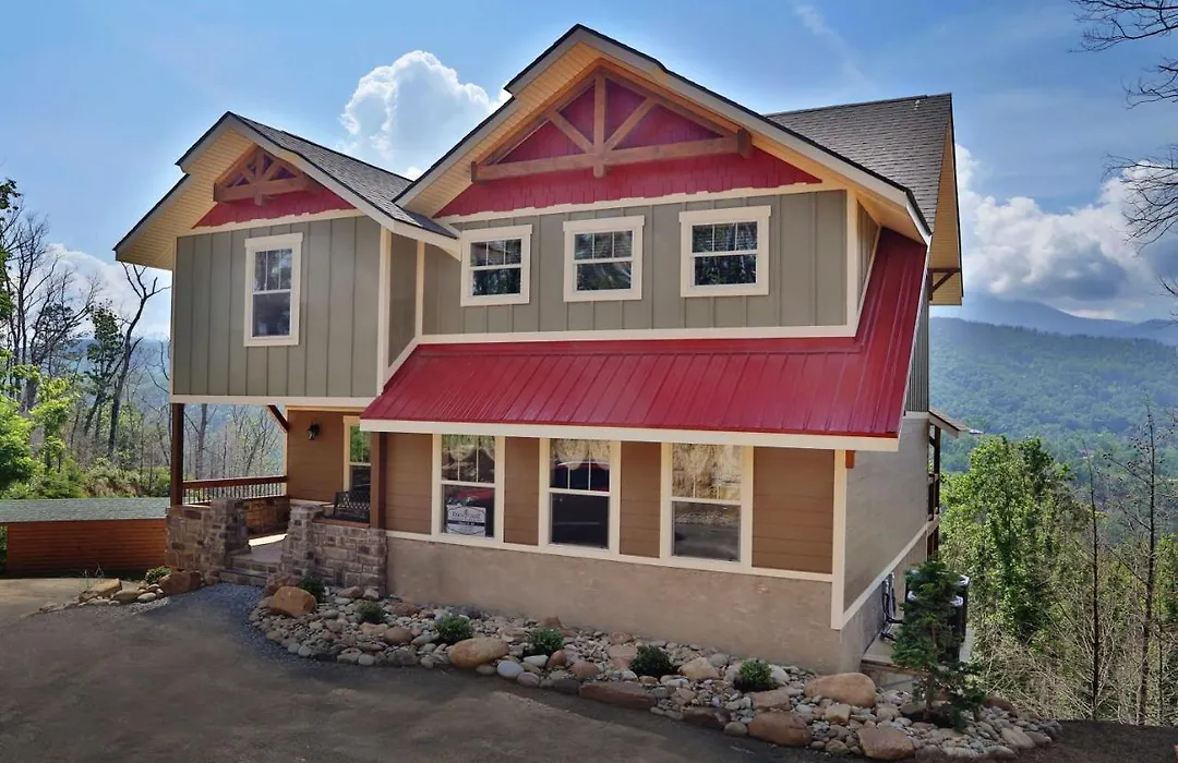 Above It All Cabin With Luxury Amenities And Game Room-1