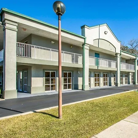 Quality Inn & Suites Near Panama City Beach-2