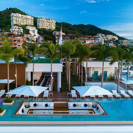 Pier 57 - 510 Luxury Rooftop 2 Bedroom Condo In Romantic Zone-3