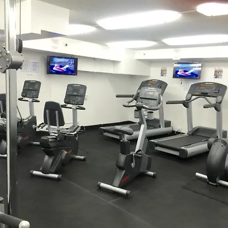 Modern Waikiki Sleek Studio-2