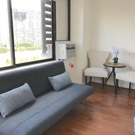 Modern Waikiki Sleek Studio-3