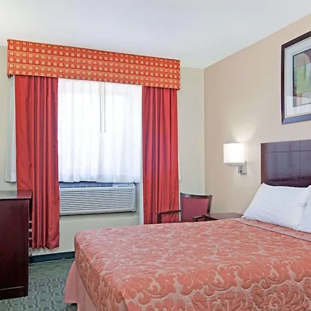 Super 8 By Wyndham Long Island City Lga Hotel-2
