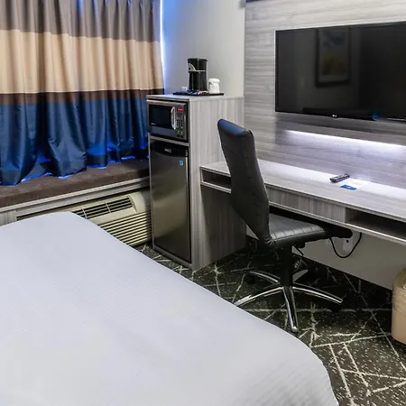 Microtel Inn & Suites By Wyndham Lloydminster-2