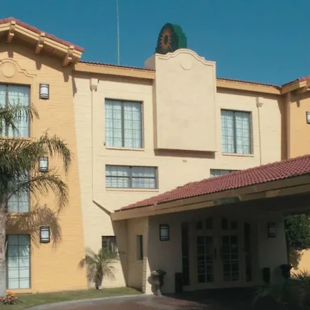 La Quinta Inn By Wyndham Bakersfield South-2