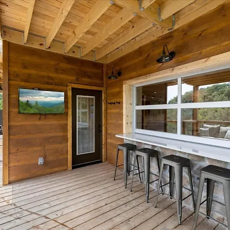 Stargazer Chalet Cabin-3