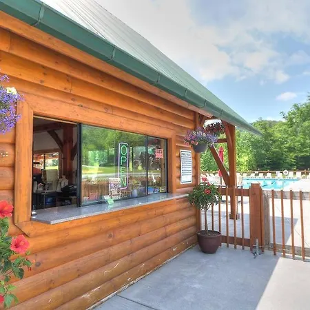 Smoky Mountain Splendor Two Third Acre 2 King Master Suites-2