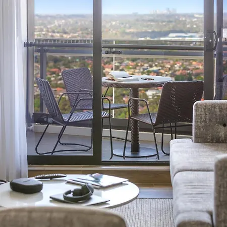 Meriton Suites Church Street, Parramatta-3