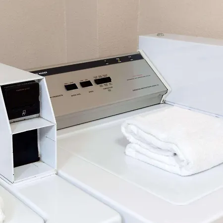 Days Inn By Wyndham Mission Valley-Sdsu-3