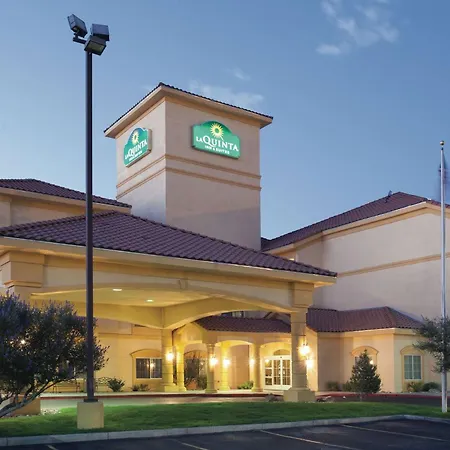 La Quinta Inn & Suites By Wyndham Albuquerque Midtown-2