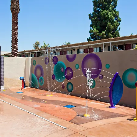 Holiday Inn Express & Suites Anaheim Resort Area By Ihg-2
