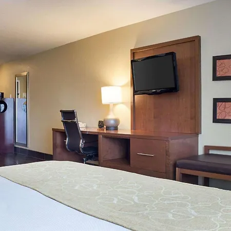Comfort Suites Minot South-3