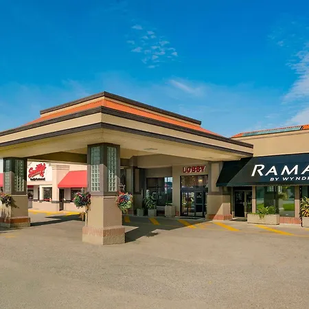 Ramada By Wyndham Kelowna Hotel & Conference Center-3