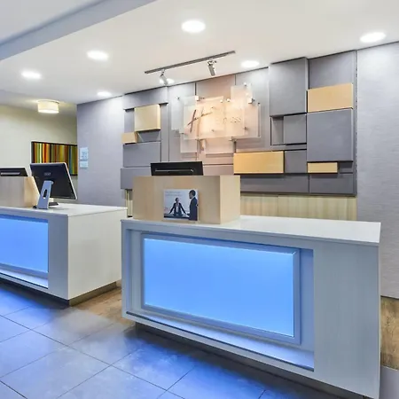 Holiday Inn Express Winnipeg Airport - Polo Park By Ihg-3