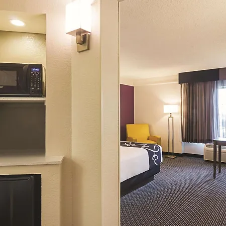 La Quinta Inn & Suites By Wyndham Denver Airport Dia-2